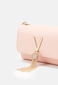 Valentino Bags DIVINA - Mala a tiracolo - cipria