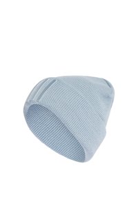 Světle modrá pletená čepice s tapered designem, s texturovaným žebrováním a třemi pruhovanými akcenty na jedné straně.