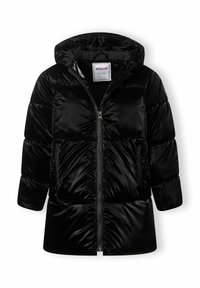 Jachetă pufită neagră din nylon lucios, cu fermoar frontal, glugă, două buzunare laterale și un patch cu logo pe manșetă.
