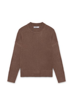 Suéter marrón de punto con cuello redondo, hombros caídos, puños y dobladillo acanalados. Textura suave con un ajuste relajado.