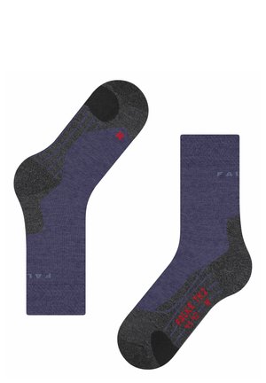 Calze alla caviglia viola e grigie con una finitura texturizzata, tallone e punta rinforzati, e dettagli del logo rosso sul lato.