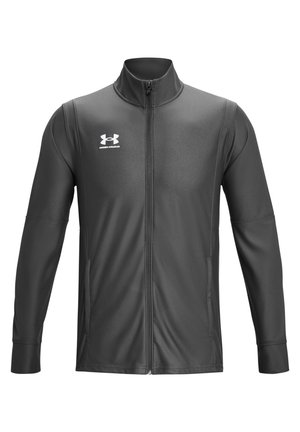 Ciemnoszara kurtka zip-up Under Armour z długimi rękawami, stójką i białym logo na lewej piersi.