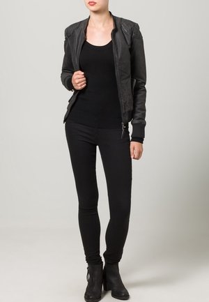Morgan Trui - black