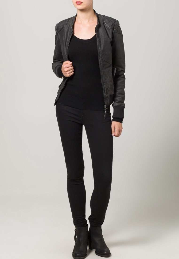 Morgan Trui - black