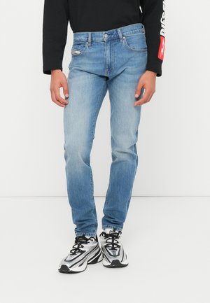 STRUKT - Jean slim - 01