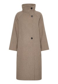 Cappotto di lana marrone con colletto alto, maniche a raglan e tre bottoni neri sul davanti. Texture liscia, design fino al ginocchio, stile minimalista.