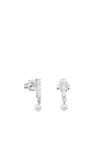 Pendientes de plata con un diseño floral que incluye motivos de oso, una perla colgante y una textura pulida. Estilo elegante y contemporáneo.