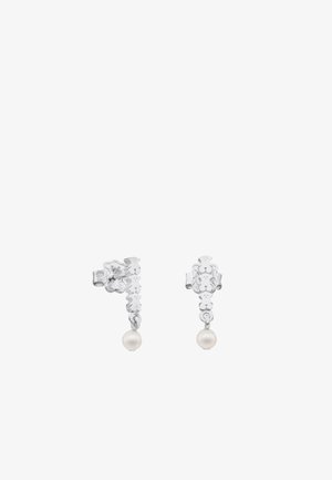 Pendientes de plata con un diseño floral que incluye motivos de oso, una perla colgante y una textura pulida. Estilo elegante y contemporáneo.