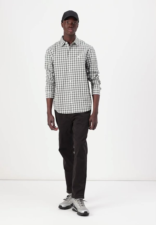 ISAAC CASUAL - Chinos2