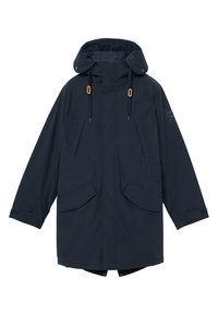 Mörkblå parka med huva, som har två framlommor, justerbara snoddar och tryckknapps-stängningar vid fållen och ärmarna.