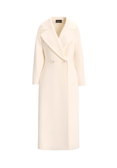 Kremo spalvos, dvigubo užsegimo paltas su plačiomis apykaklėmis ir ilgomis rankovėmis. Pagamintas iš lygaus audinio, turi du didelius mygtukus kaip aksesuarus.