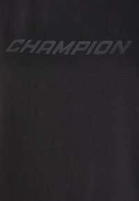 Champion C-TECH CREWNECK CROP - Apdrukāts T-krekls - black