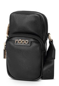 Borsa a tracolla in pelle nera con superficie texturizzata, due scomparti con zip e hardware dorato con logo in rilievo.