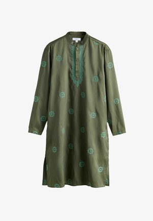 Olivgrüne Tunika mit floraler Stickerei in Türkis. Verfügt über einen Mandarinkragen, eine geknöpfte Blende und Seitenschlitze. Hergestellt aus weichem Stoff.