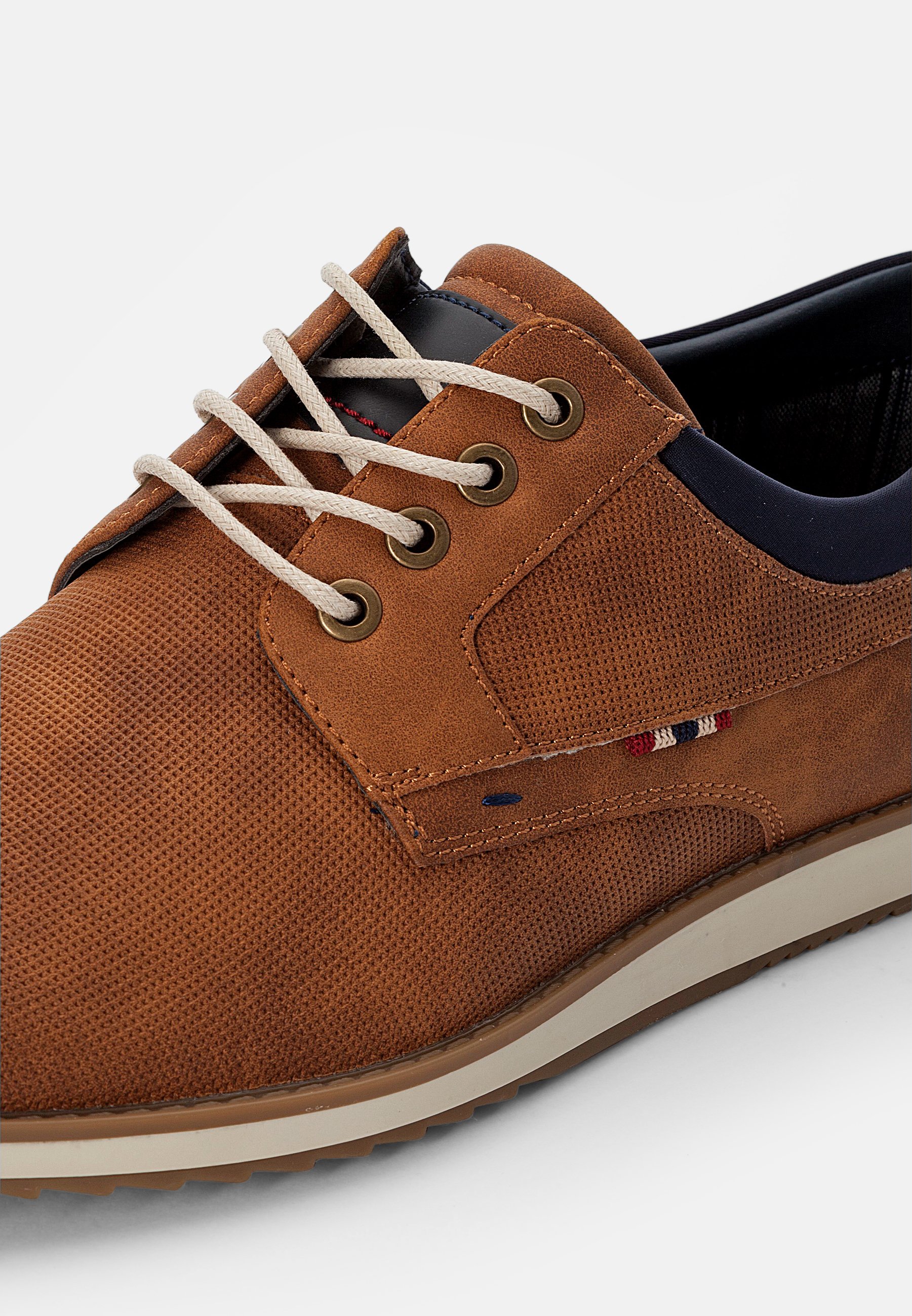 Pier One Zapatos con cordones - tan/tostado - Zalando.es