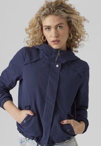 Vero Moda VMZOA SHORT - Viegla jaka - navy