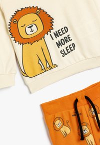 Koton PRINTED SET - Træningssæt - beige