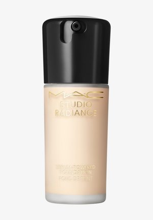 MAC STUDIO RADIANCE SERUM-POWERED FOUNDATION - Fond de teint - nc10