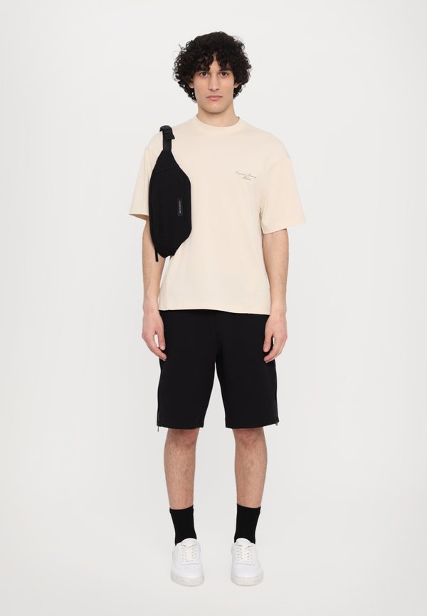 Basic T-shirt - fog4
