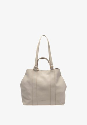 Sac fourre-tout en cuir beige texturé avec deux longues poignées et deux courtes, coutures verticales et logo de marque subtil au centre avant.