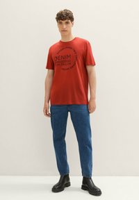 TOM TAILOR DENIM LOGO - Camiseta estampada - velvet red