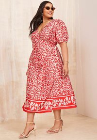 Curves Like These PRINTED WRAP MIDI-REGULAR FIT - Denné šaty - red