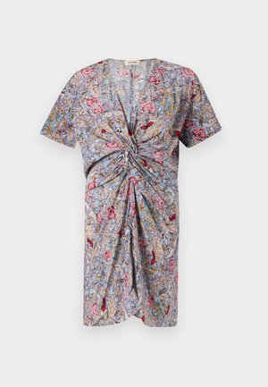 Vestido de manga curta com detalhe de nó na cintura, apresentando um padrão floral em rosa, vermelho e azul sobre um fundo claro. Feito de tecido leve.