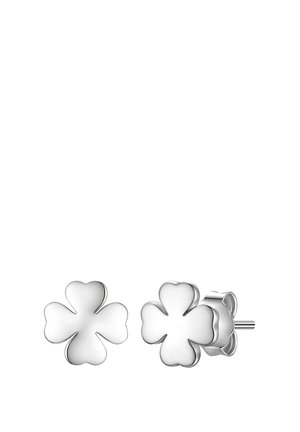 Boucles d'oreilles en argent en forme de trèfle à quatre feuilles, avec des surfaces lisses et des bords subtils, mettant en valeur une finition polie et des pétales arrondis.