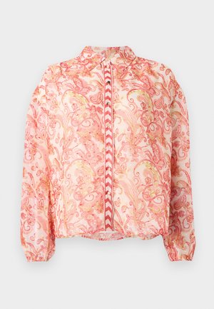 Blusa rosa transparente com padrões florais em vermelho e dourado, colarinho redondo, fecho frontal com botões, punhos elásticos e barra reta.