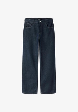 Mørkeblå straight-leg denim jeans med forlommer, bæltestropper og knaplukning på hvid baggrund.