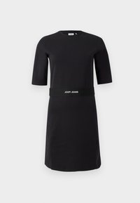 Rochie neagră dintr-un material neted, cu decolteu rotund și mâneci scurte. Prezintă un brâu negru cu marcajul "JOOP! JEANS".