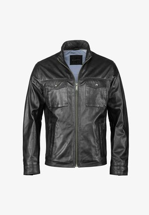 Zwarte leren jas met een ritssluiting aan de voorkant, hoge kraag en twee borstzakken. Kenmerkt zich door een zachte textuur en een minimalistisch ontwerp.