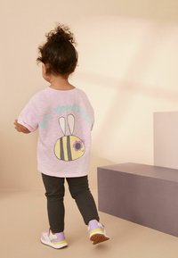 Next SHORT SLEEVE AND SET REGULAR FIT - Leggings - lilac purple