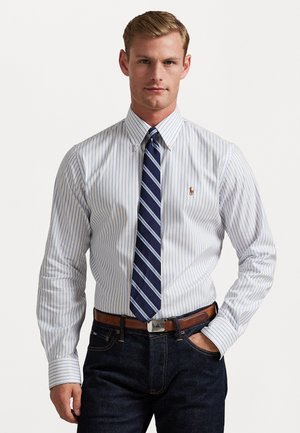 CUSTOM FIT STRIPED PINPOINT OXFORD SHIRT - Krekls - 7091b white/azure