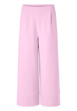 Pantaloni a gamba larga rosa chiaro con vita alta e orli risvoltati, mostrati su uno sfondo bianco.