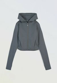 Przycięta szara bluza z kapturem z elastycznego materiału, z przednim zamkiem błyskawicznym, długimi rękawami i przestronnym kapturem o gładkiej fakturze.