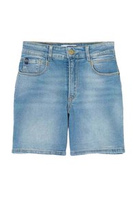 Bermudas de mezclilla azul claro con corte recto, cuatro bolsillos y cierre frontal de botón con acentos dorados.