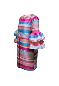 Vestido a rayas multicolores con vibrantes tonos de rosa, azul y melocotón; presenta mangas acampanadas y un diseño recto en tejido ligero.