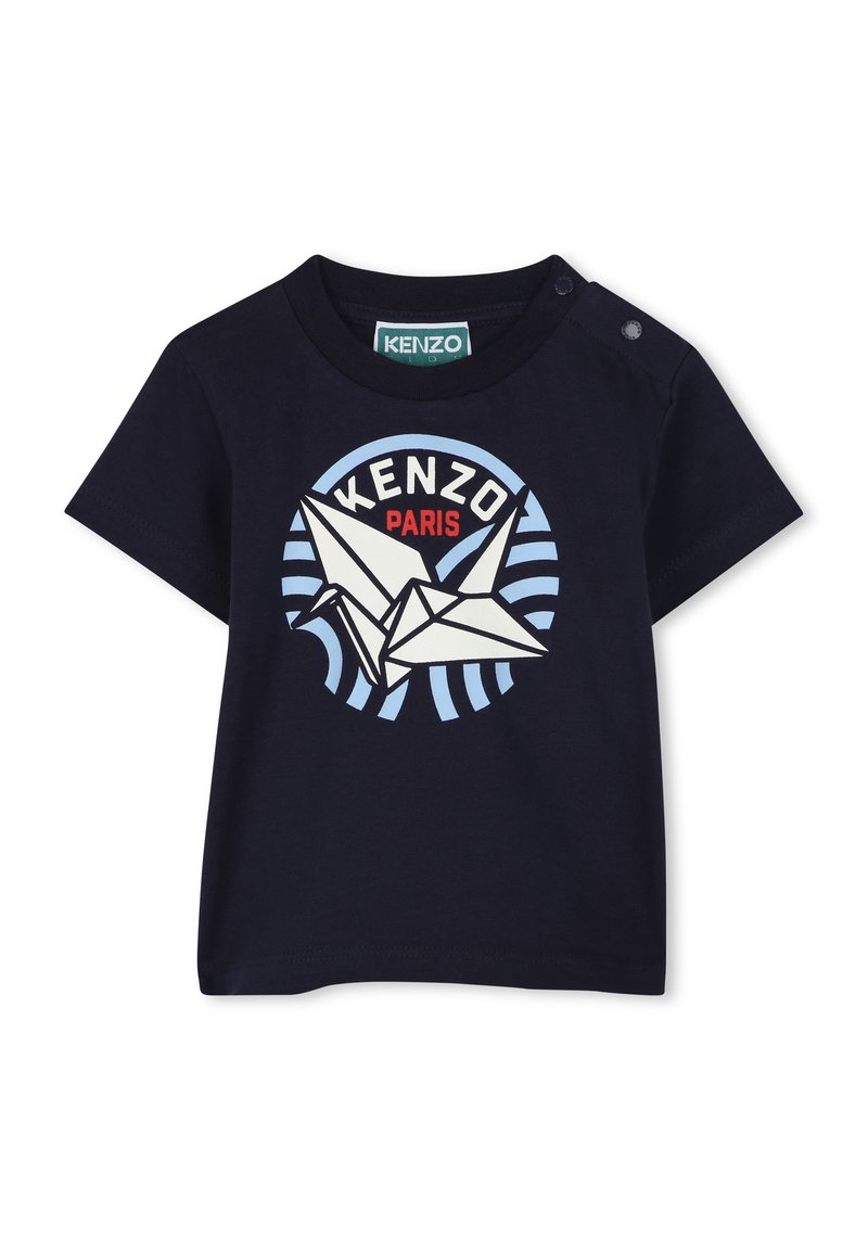 T-shirt en coton bleu marine à manches courtes, avec un graphique d'origami en forme de grue blanche et bleu clair et le texte "KENZO PARIS". Pressions à l'épaule.
