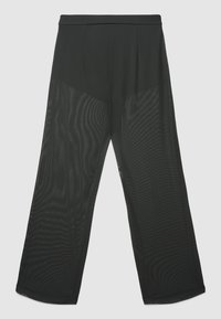Schwarze weit geschnittene Hose aus einem durchsichtigen, leichten Material. Verfügt über einen glatten Bund und eine sanfte Textur mit subtiler Schimmerung.