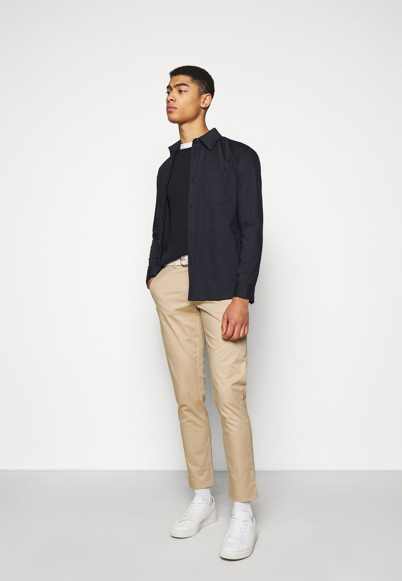 Herren Bekleidung | J.LINDEBERG CHAZE SUPER PANTS Chino sheppard/beige - OI30026 Herren Bekleidung | J.LINDEBERG CHAZE SUPER PANTS Chino sheppard/beige - OI30026