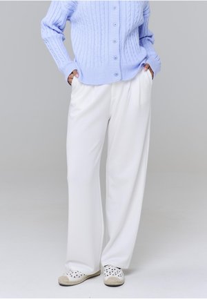 Estelou, SOFT TOUCH SMART PANT - Nohavice - white