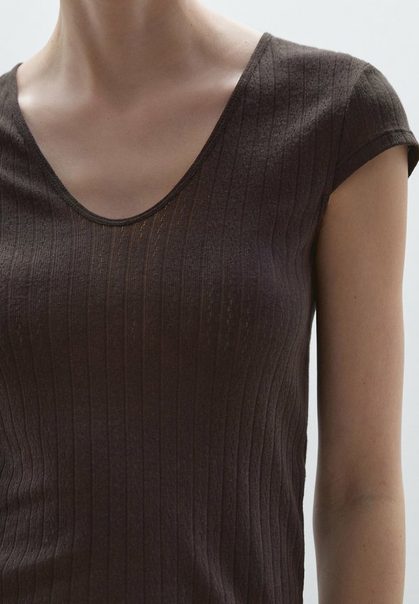 POINTELLE CUTWORK - Basic T-shirt3