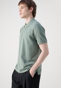 GANT REGULAR FIT - Polo marškinėliai - dry green