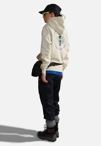 Napapijri B-NENY H - Jersey con capucha - white whisper