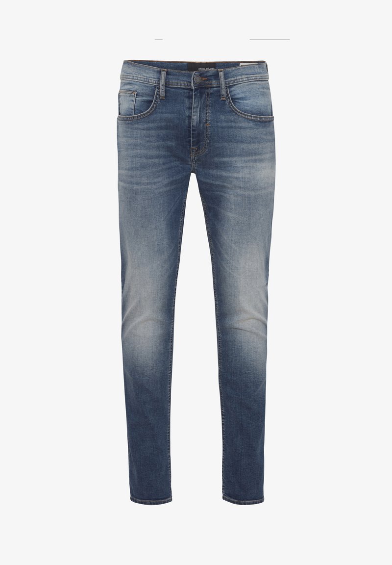 Jeans de mezclilla azul con un diseño ajustado, cinco bolsillos y un ligero desgaste, con costuras en contraste y cremallera.