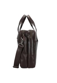 Braune Lederhandtasche mit zwei Reißverschlussfächern, kurzen Tragegriffen und einem abnehmbaren Schultergurt. Glatte Oberfläche mit verstärkten Nähten.