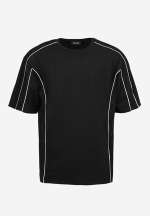 T-shirt noir à manches courtes avec passepoil blanc le long des épaules, des manches et des côtés, doté d'un col rond et d'une coupe décontractée.