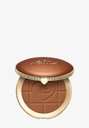 Too Faced, CHOCOLATE SOLEIL BLURRING MATTE BRONZER - Bronzeur - chocolate soleil