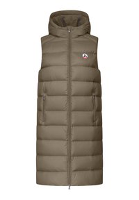 Chaleco acolchado sin mangas en verde oliva con capucha, que presenta un diseño acolchado, cremallera frontal y dos bolsillos laterales. Parche con logo en el lado izquierdo del pecho.